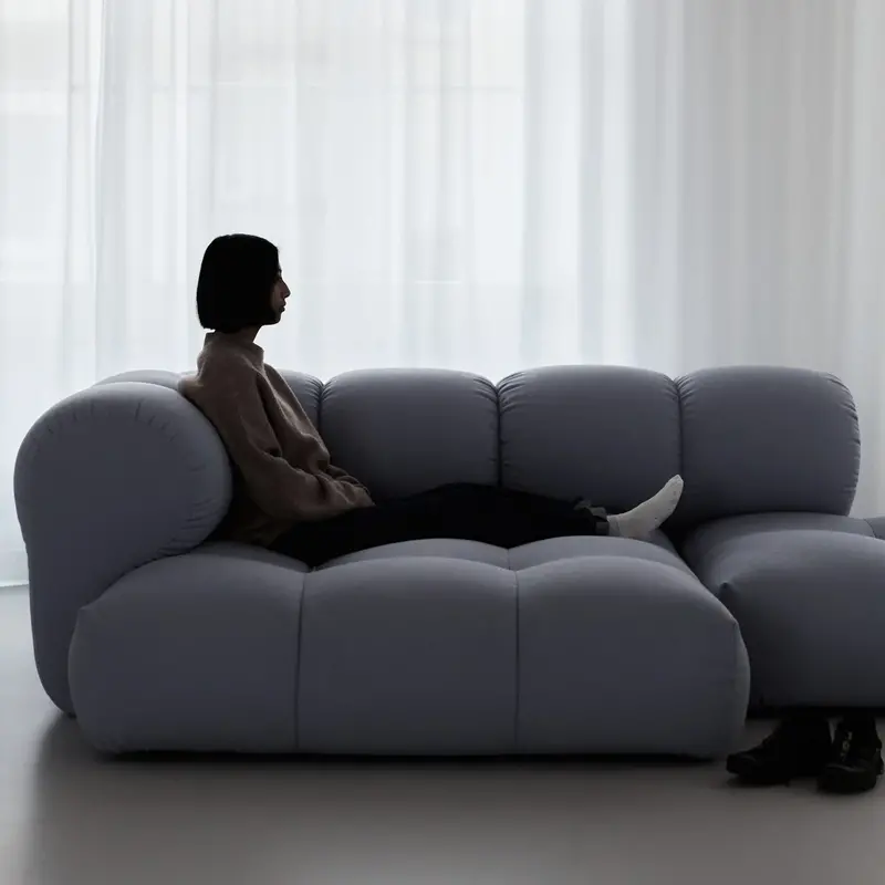 OBJEKTE UNSERER TAGE Sander Sofa 06 Left - Hug Me 070