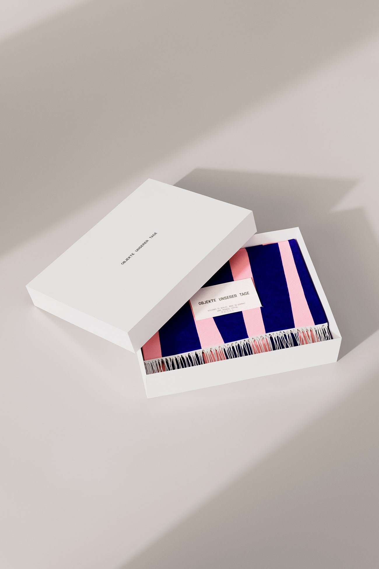 OBJEKTE UNSERER TAGE Seidel Throw