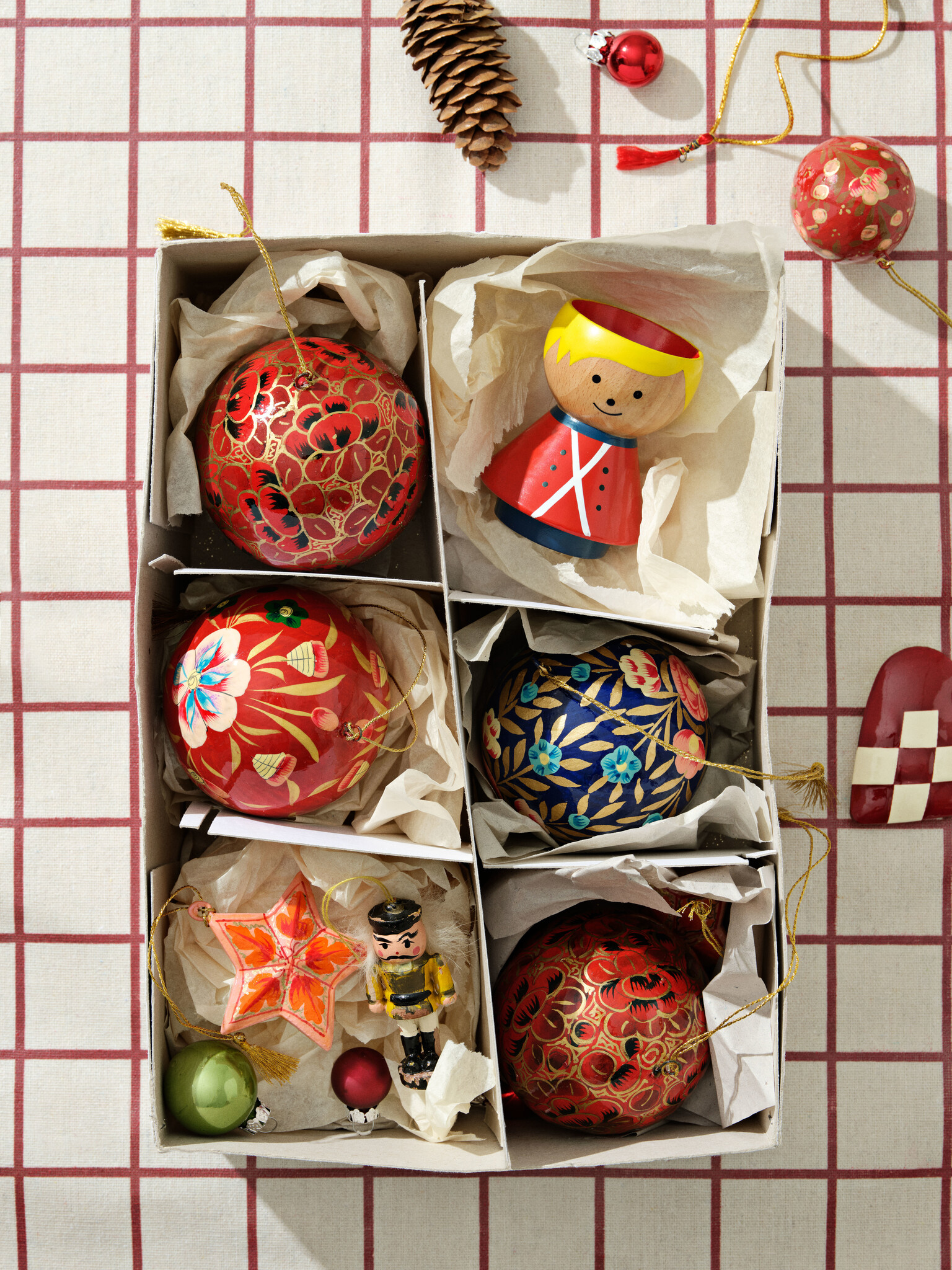 Lucie Kaas Bordfolk egg holder Guard