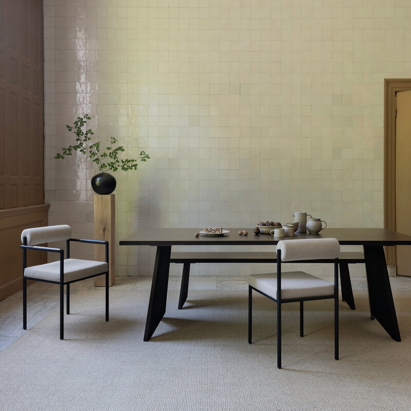 STUDIO HENK Oblique Chair zonder armleuning - zwart - brema sand03