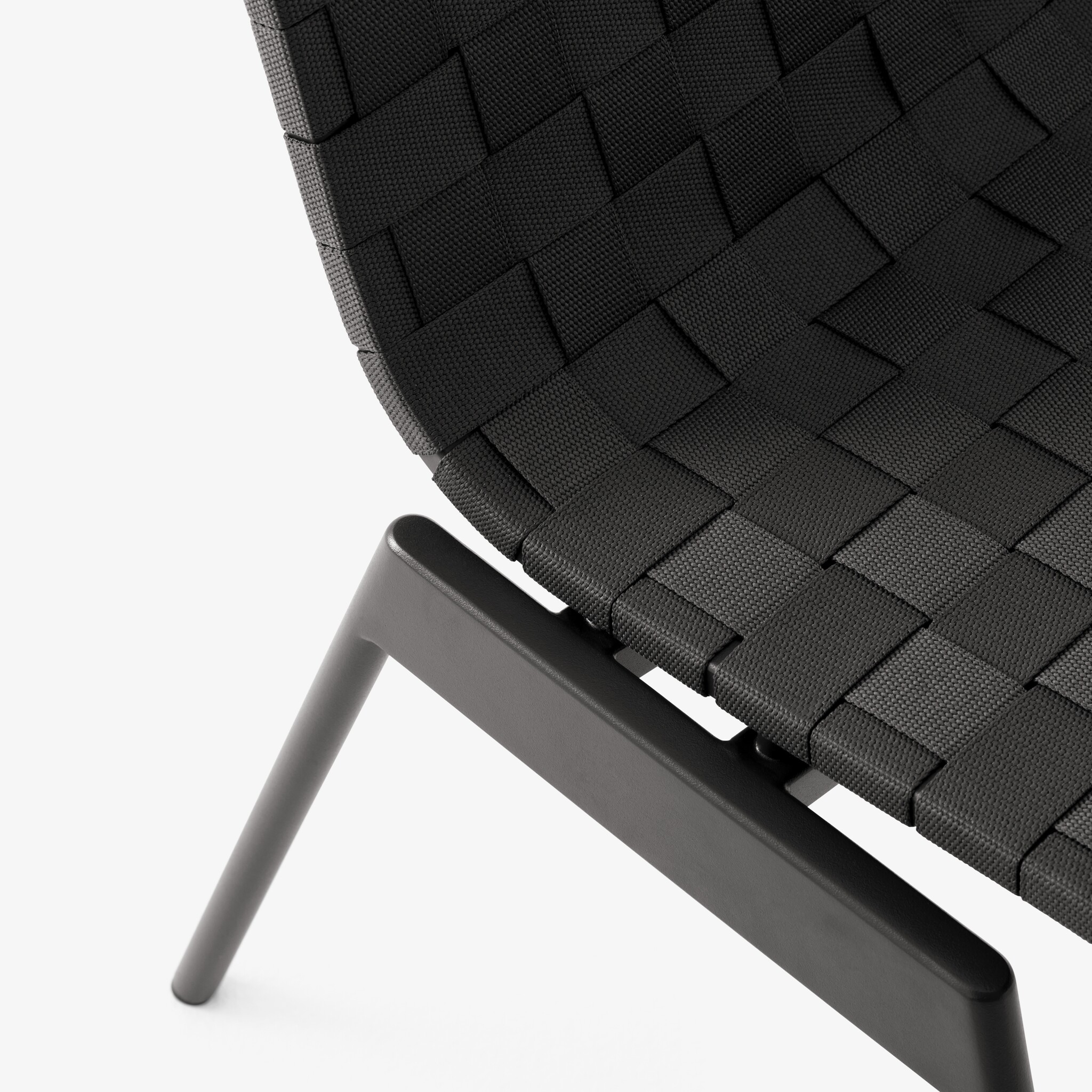 &Tradition Ville Outdoor Armchair AV34