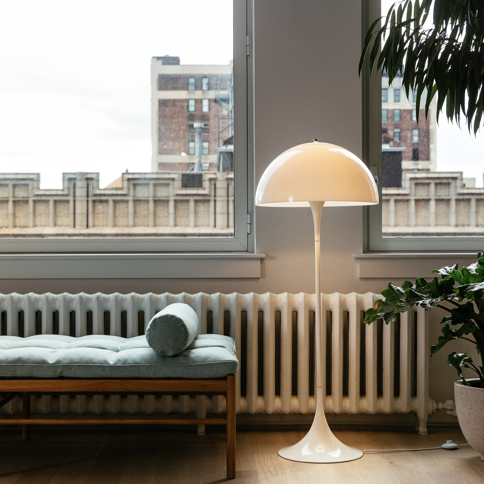 Louis Poulsen Panthella Staande Lamp - Wit Opaal Acryl