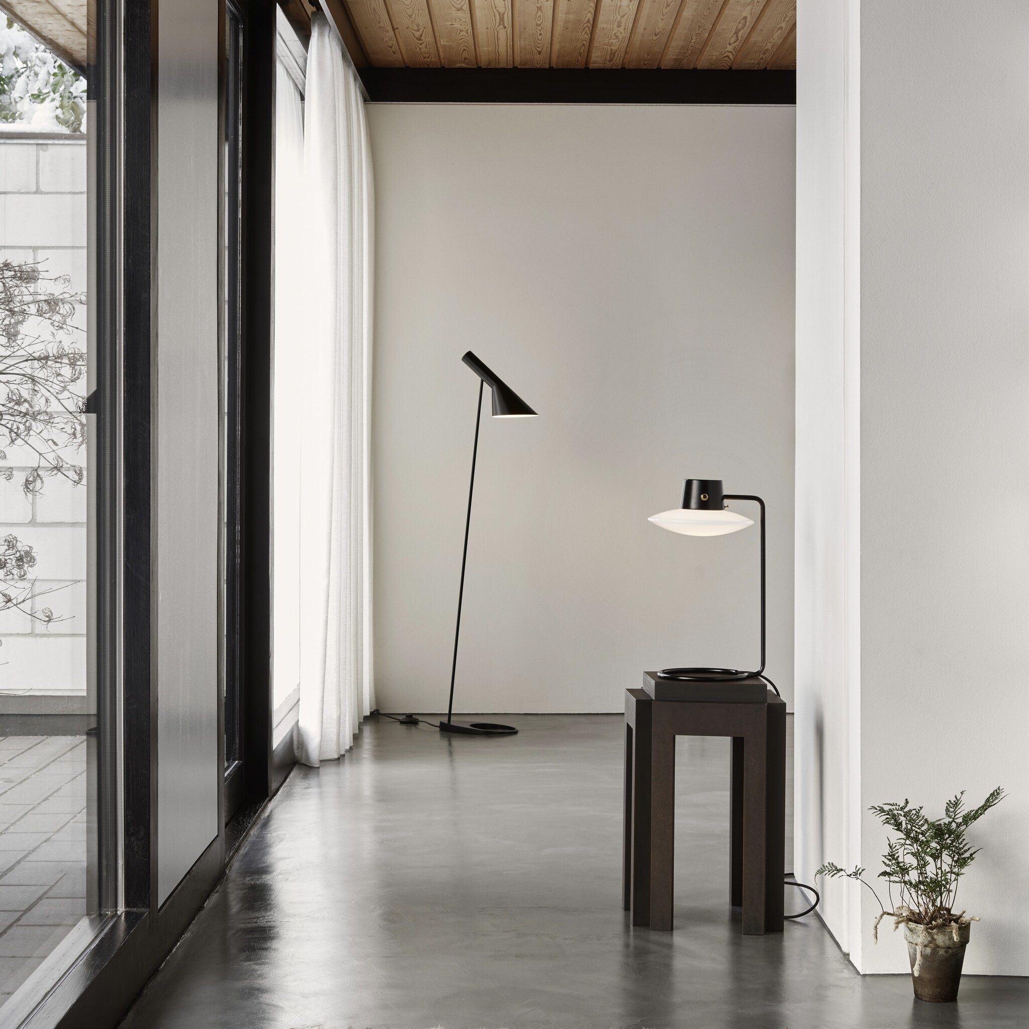 Louis Poulsen AJ Staande Lamp