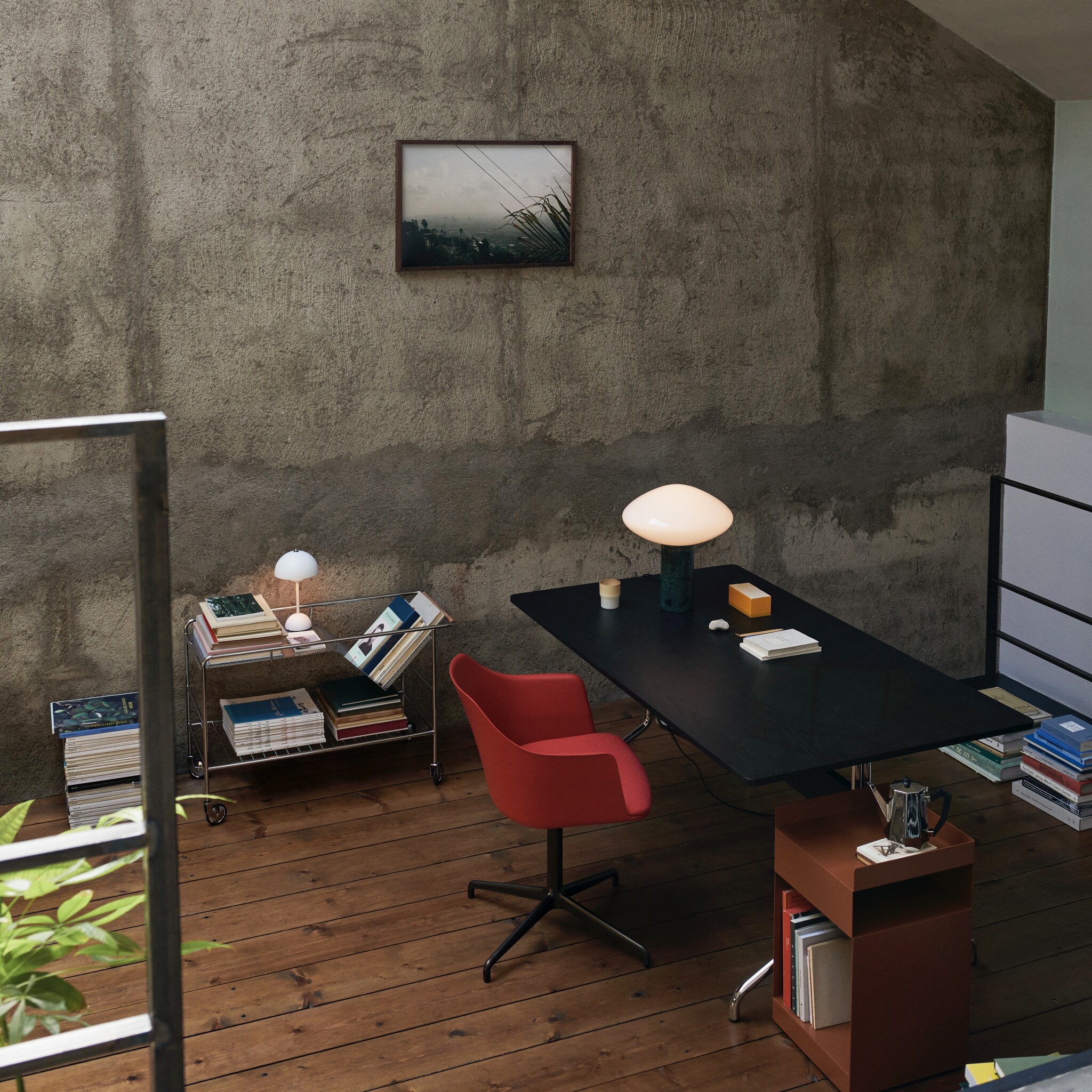 &Tradition Pavilion AV18 - Black Base