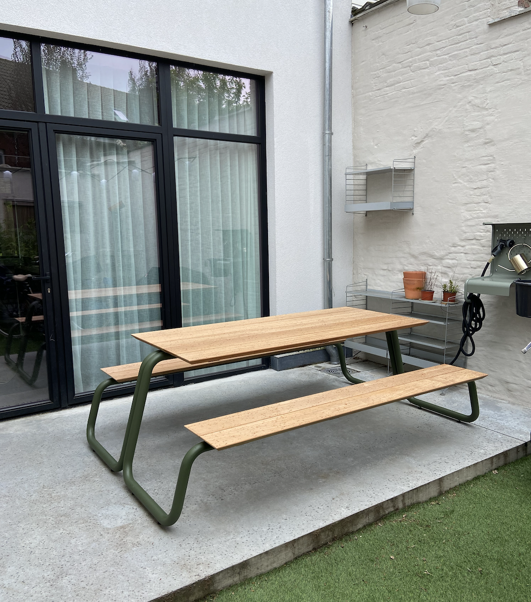 WÜNDER The Table Small 235 cm - Customised - Olive Green RAL 6003