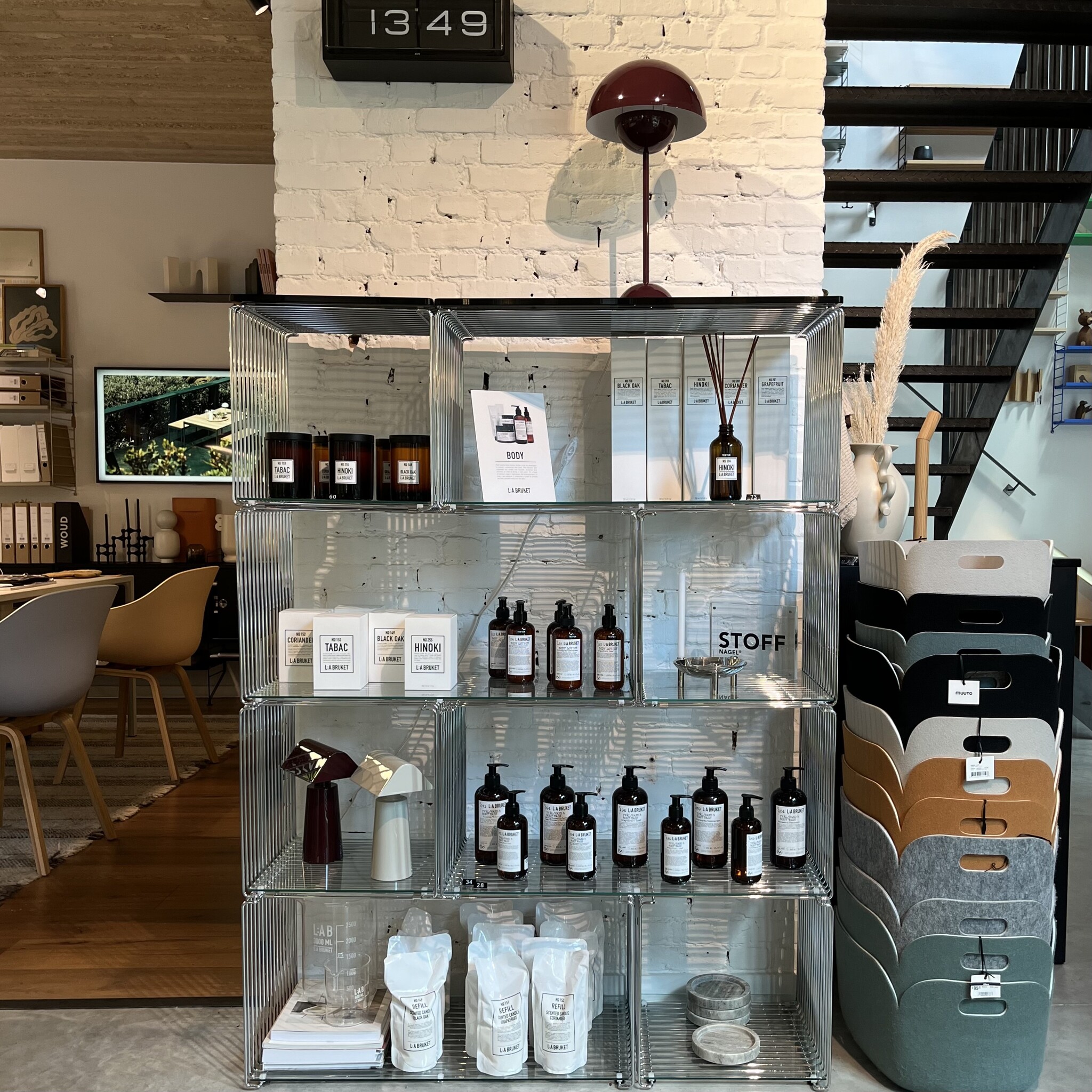 MONTANA Panton Wire Configuration with glass inlays en top - Chrome