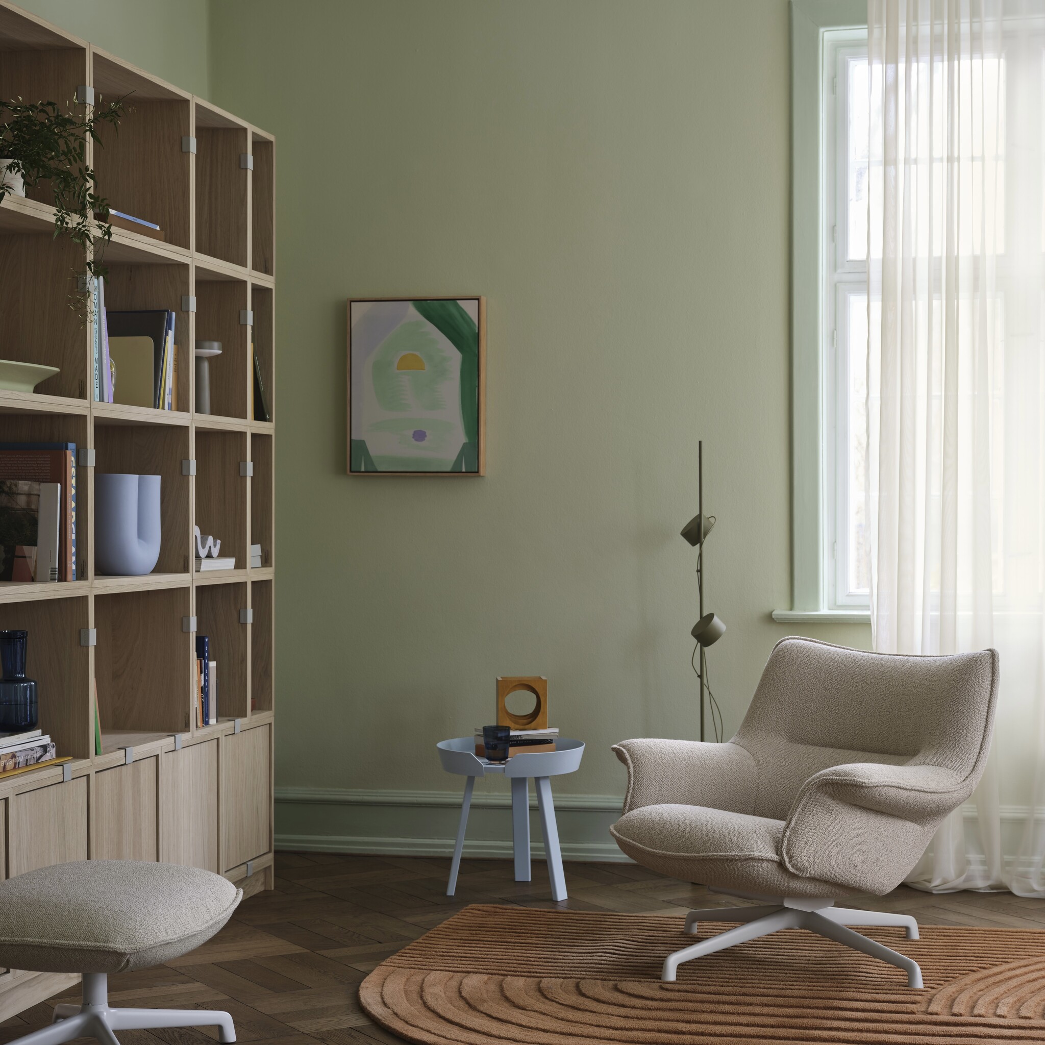 Muuto Post Floor Lamp