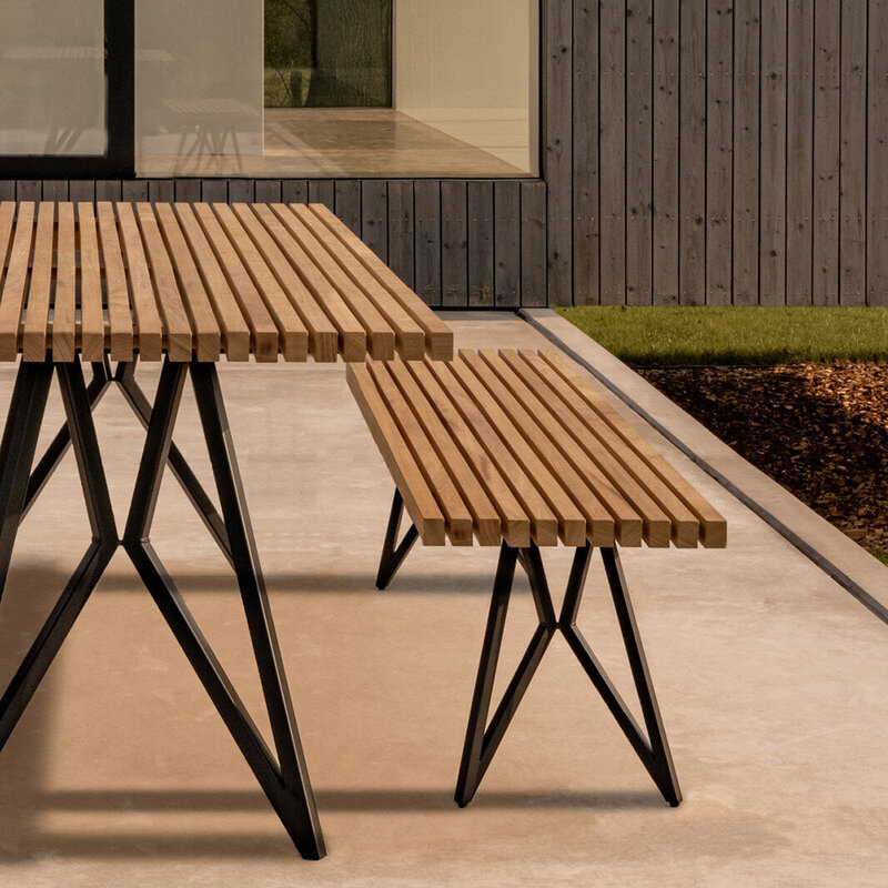 STUDIO HENK Butterfly Outdoor Bench 200 cm - Iroko, Staal zwarte poedercoating