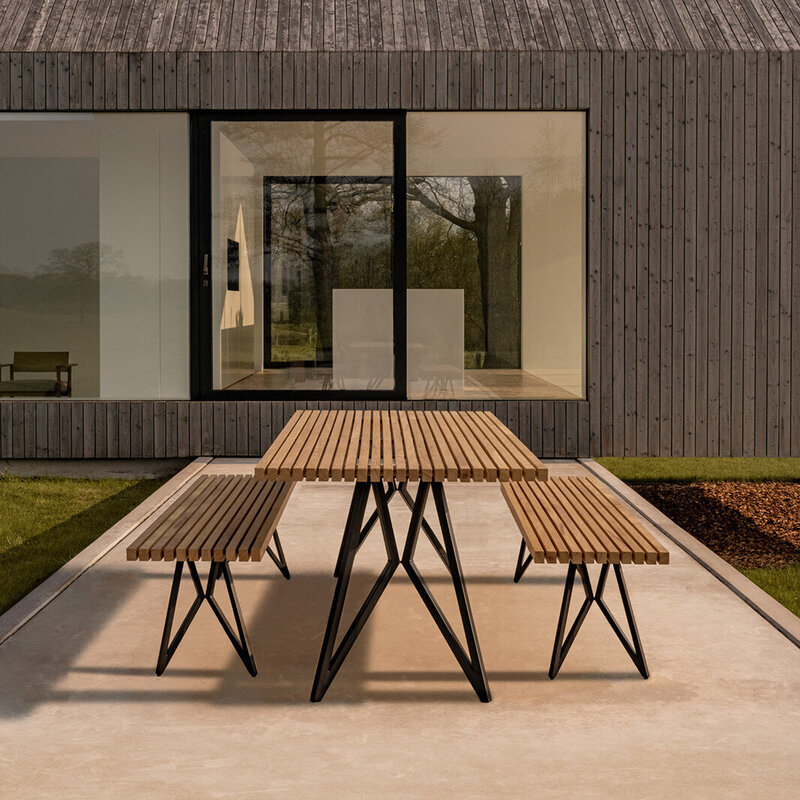 STUDIO HENK Butterfly Outdoor Bench 200 cm - Iroko, Staal zwarte poedercoating