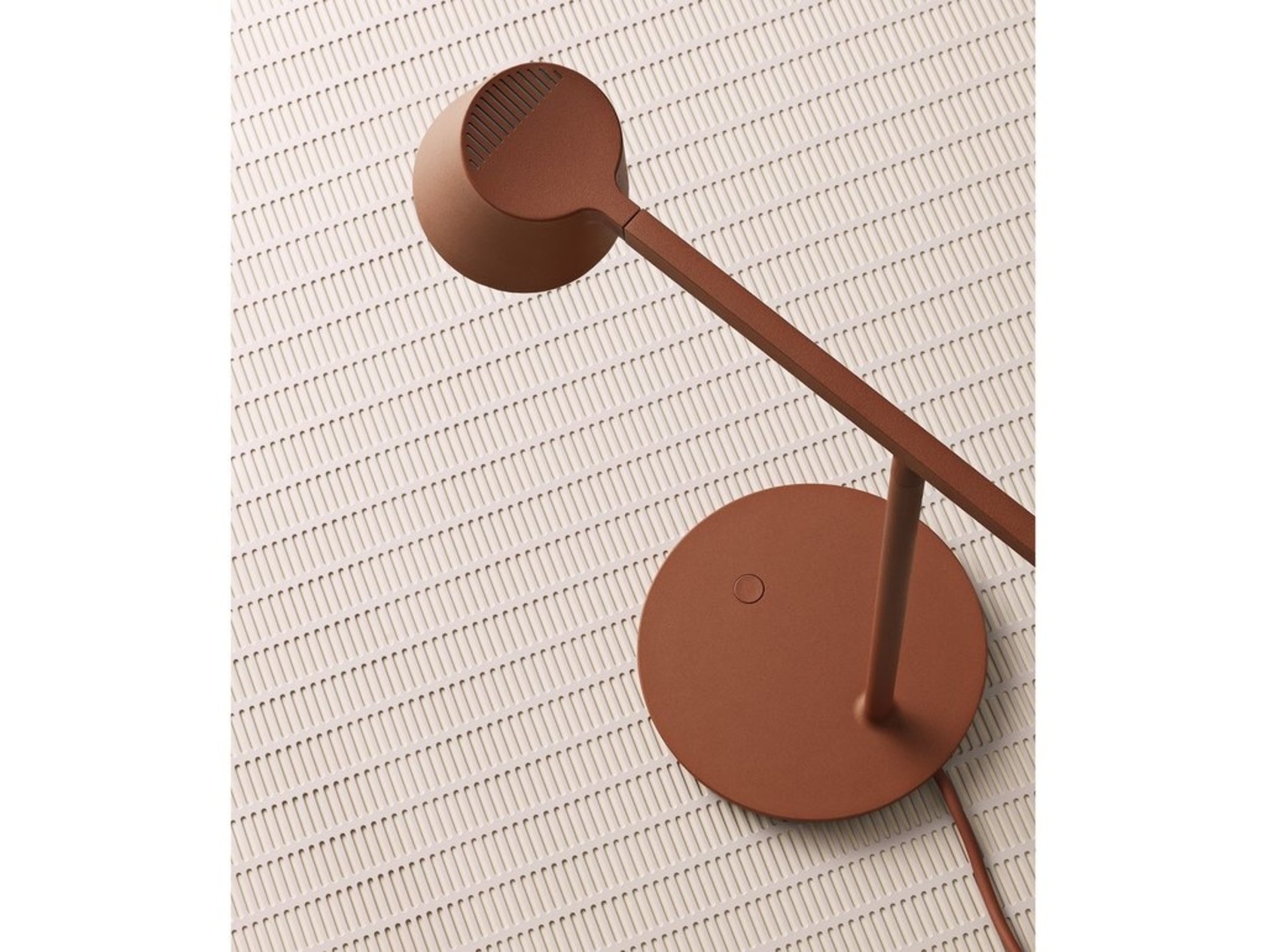 Muuto Tip Table Lamp