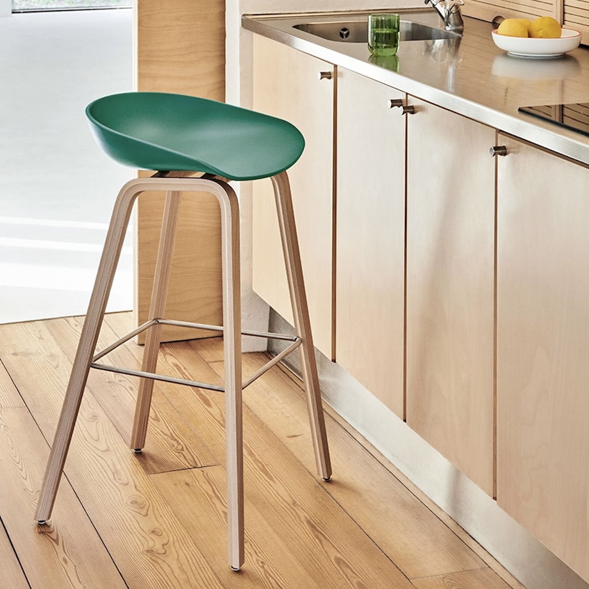 HAY AAS32 H65 Water-based lacquered oak base