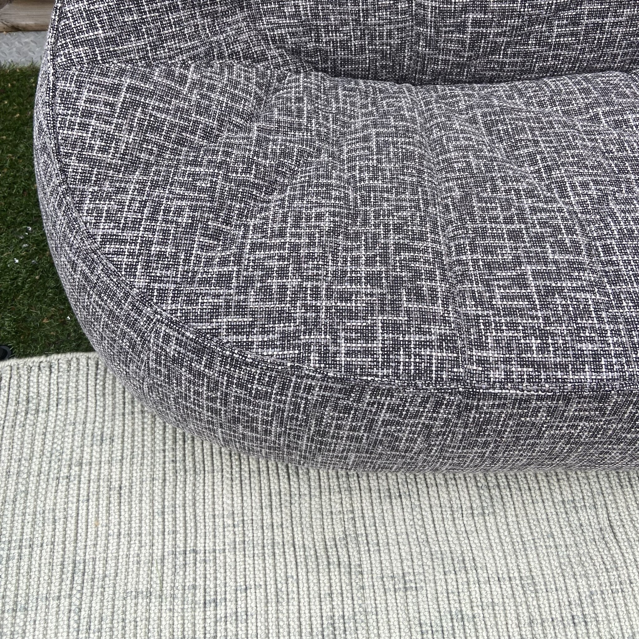 Ligne Roset Ottoman Small Sofa outdoor (Complete Item) - Gayac Pierre