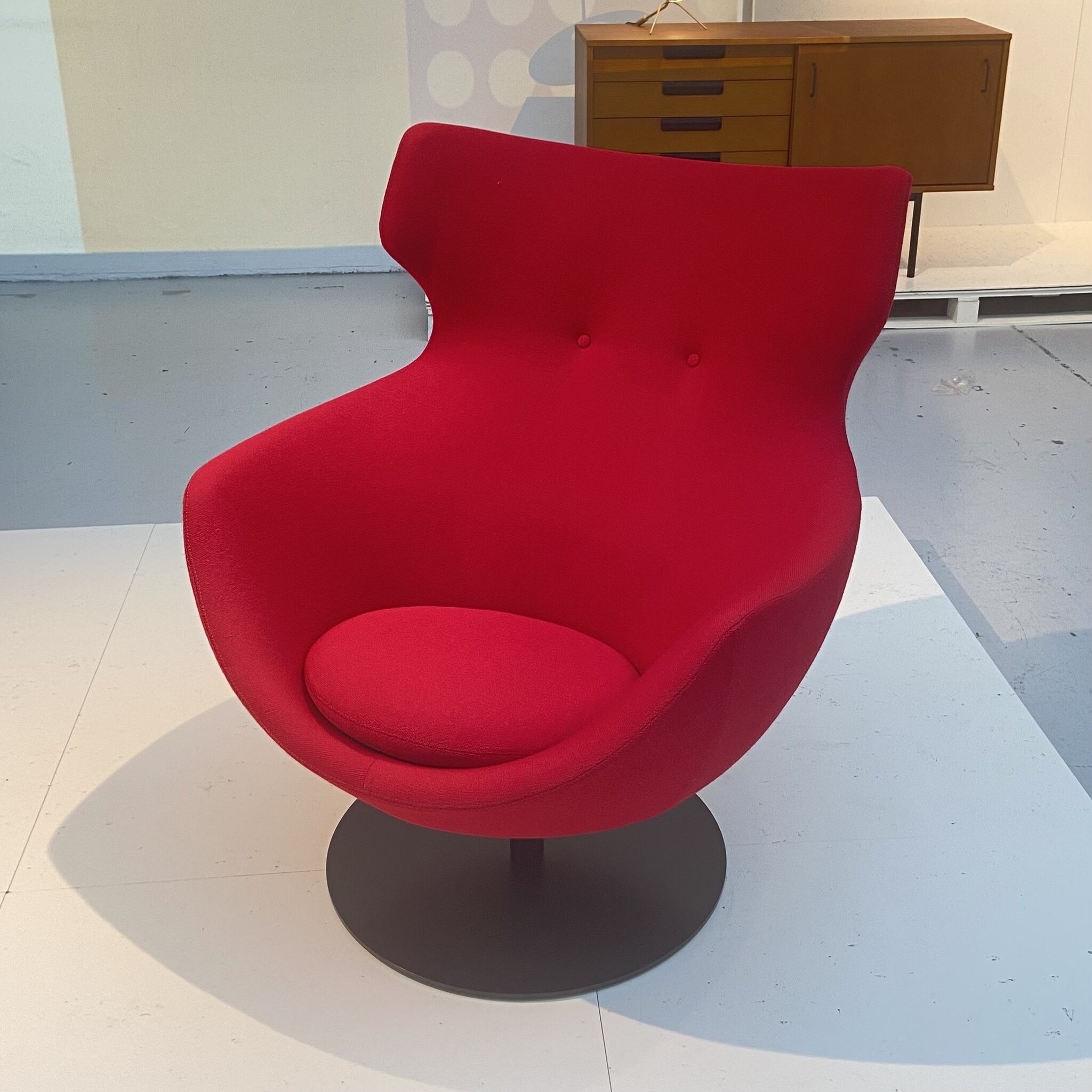 Ligne Roset Jupiter Armchair - Vidar Bordeaux