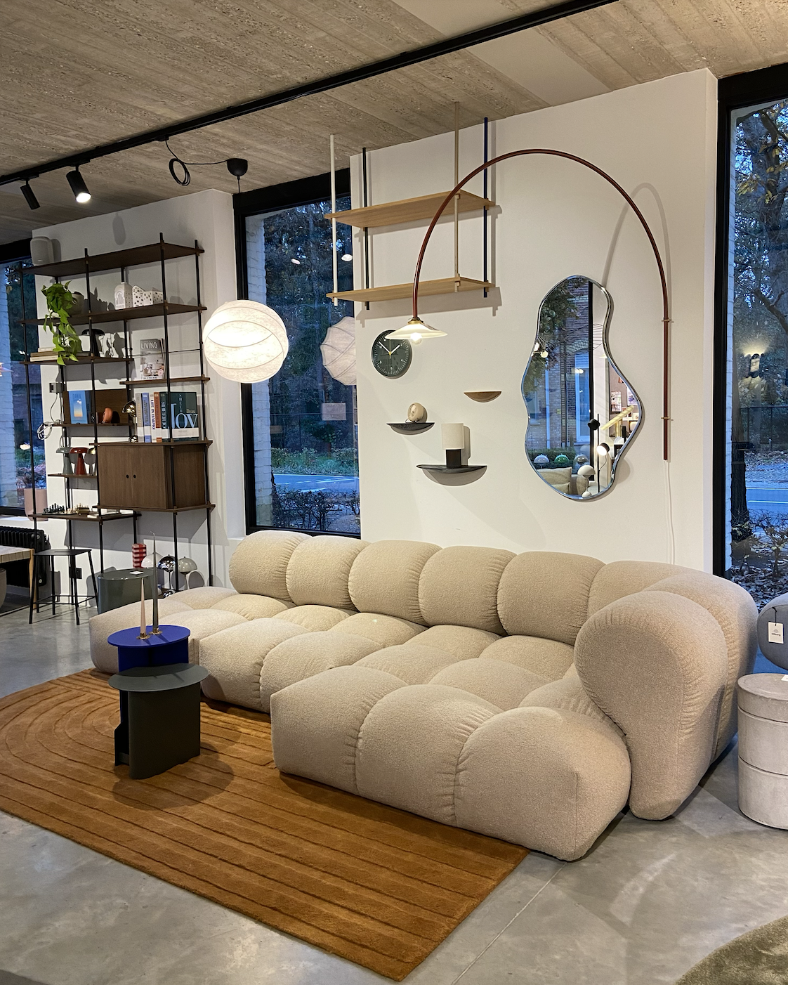 OBJEKTE UNSERER TAGE Sander Sofa 07 Left - Hug Me 071