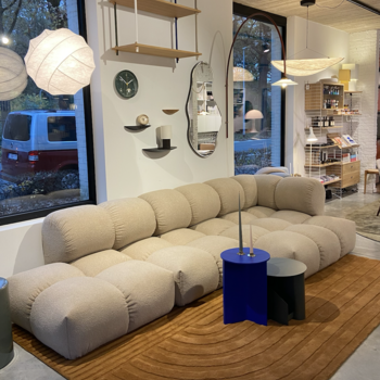 OBJEKTE UNSERER TAGE Sander Sofa Design 07 - Hug Me 071