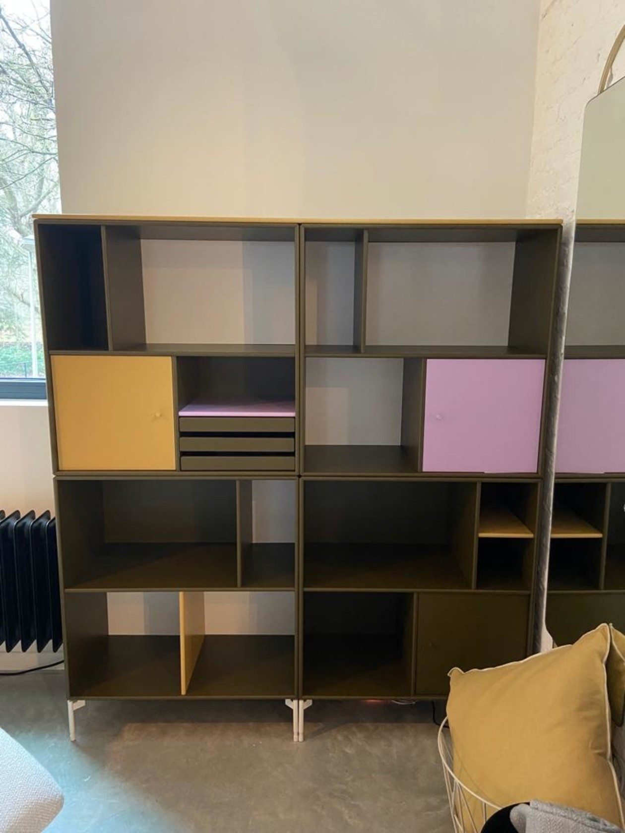 MONTANA Montana Read Low - Oregano, Snow, Cumin, Iris - SHOWROOM MODEL