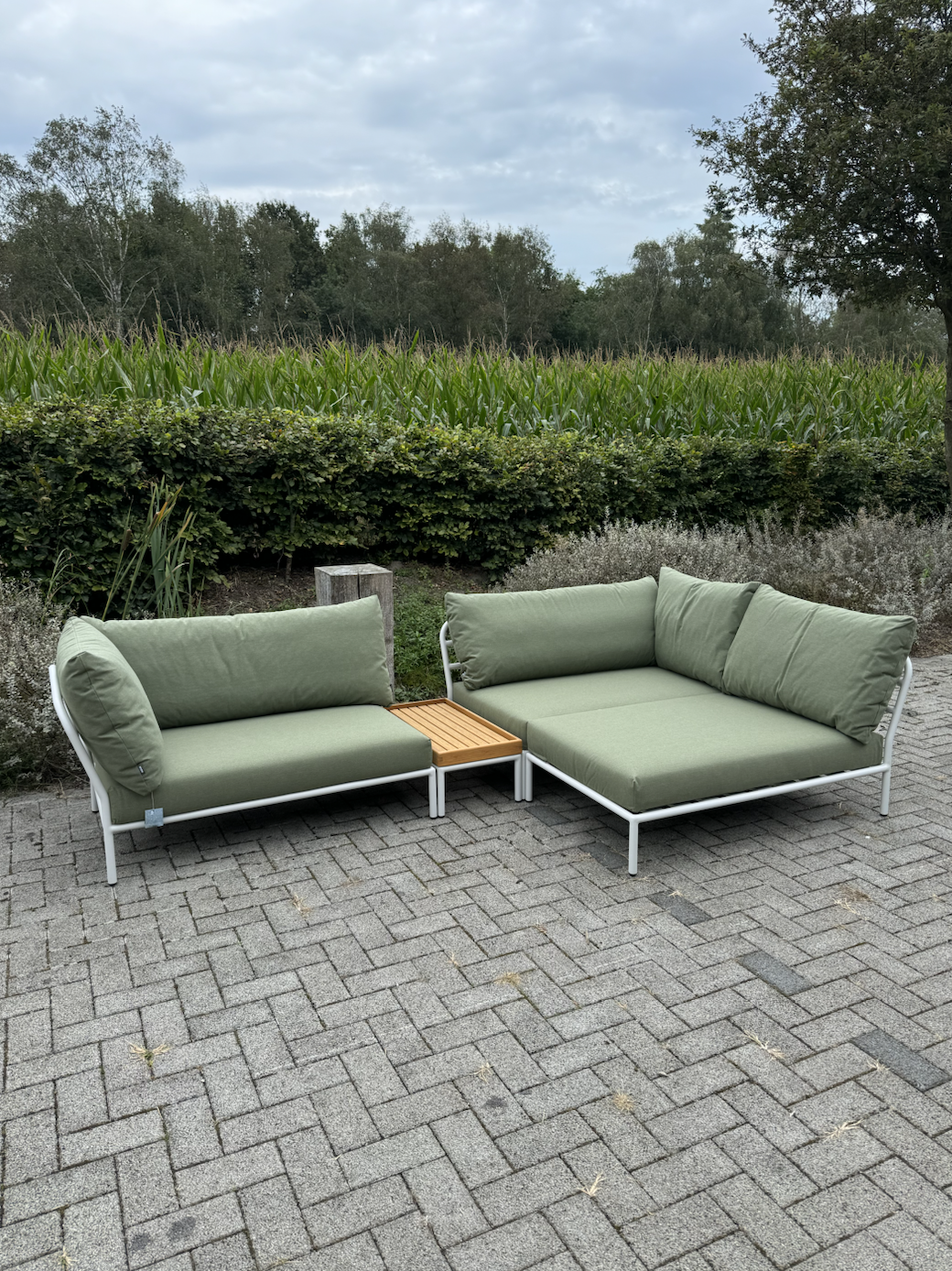 Houe Level 2 Loungeset - Leaf /Muted White Powder Coated Aluminium - SHOWROOM MODEL