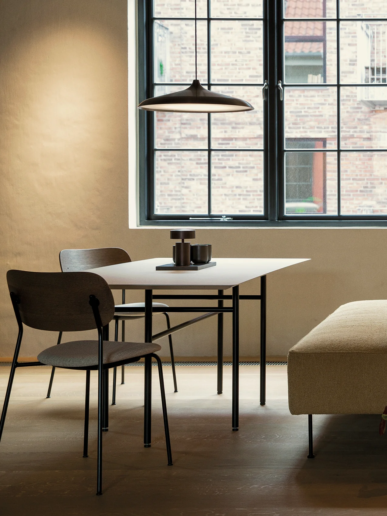 Audo Copenhagen Circular Lamp, Black