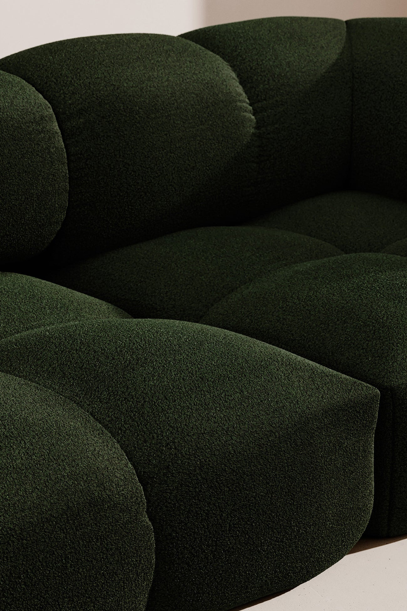 OBJEKTE UNSERER TAGE Sander Sofa Design 06 Max - Hug Me 032