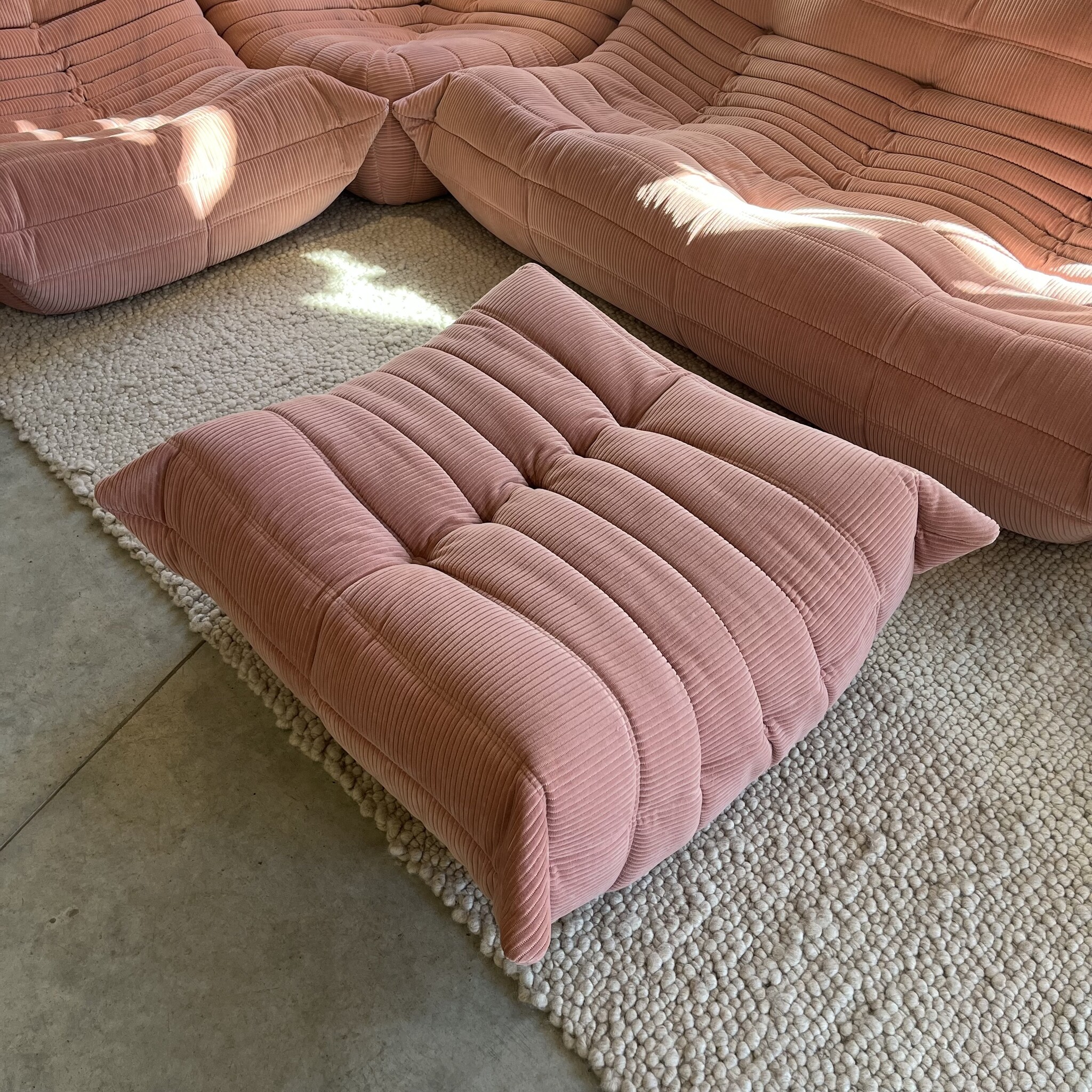 Ligne Roset Togo Pouf - Phlox