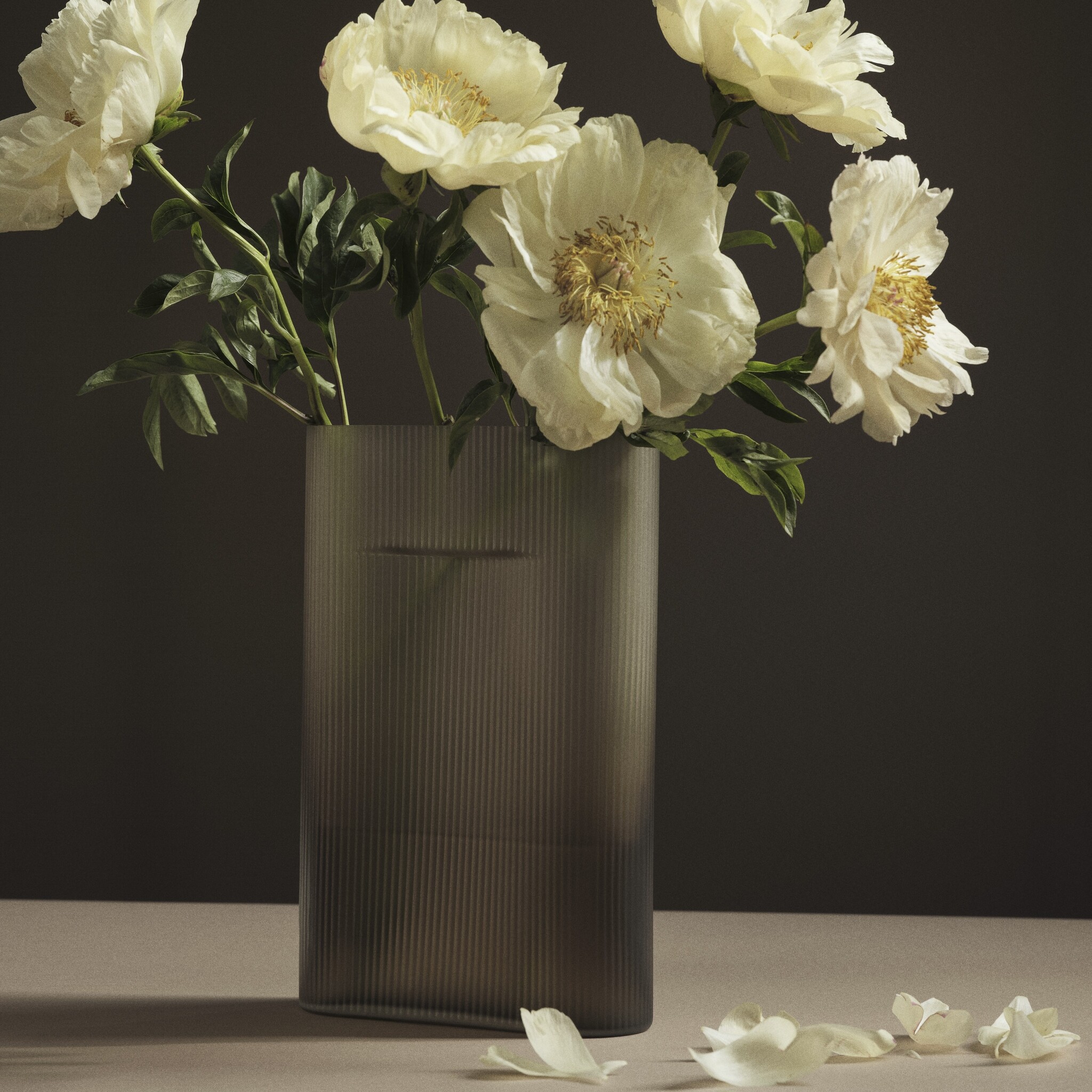 Muuto Ridge Vase - H16,5 Frosted