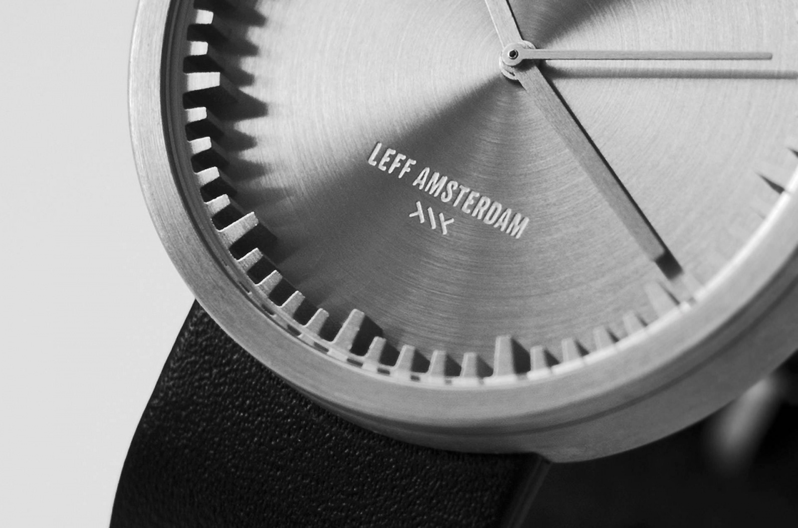 Tube watch D38 steel black leather strap