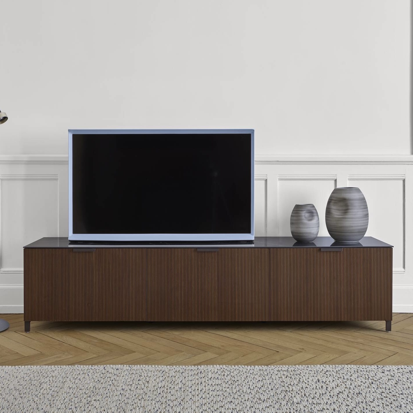 Ligne Roset Selvans Tv cabinet 1 drawer + 1 flap door - Walnoot/Keramiek