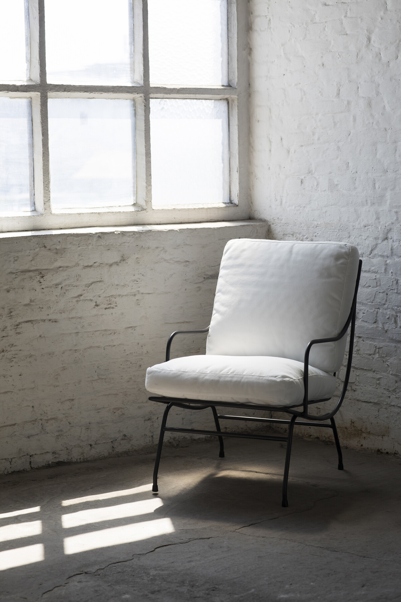 Serax Lounge Chair with Cushion White Stresa Metal Sculptures