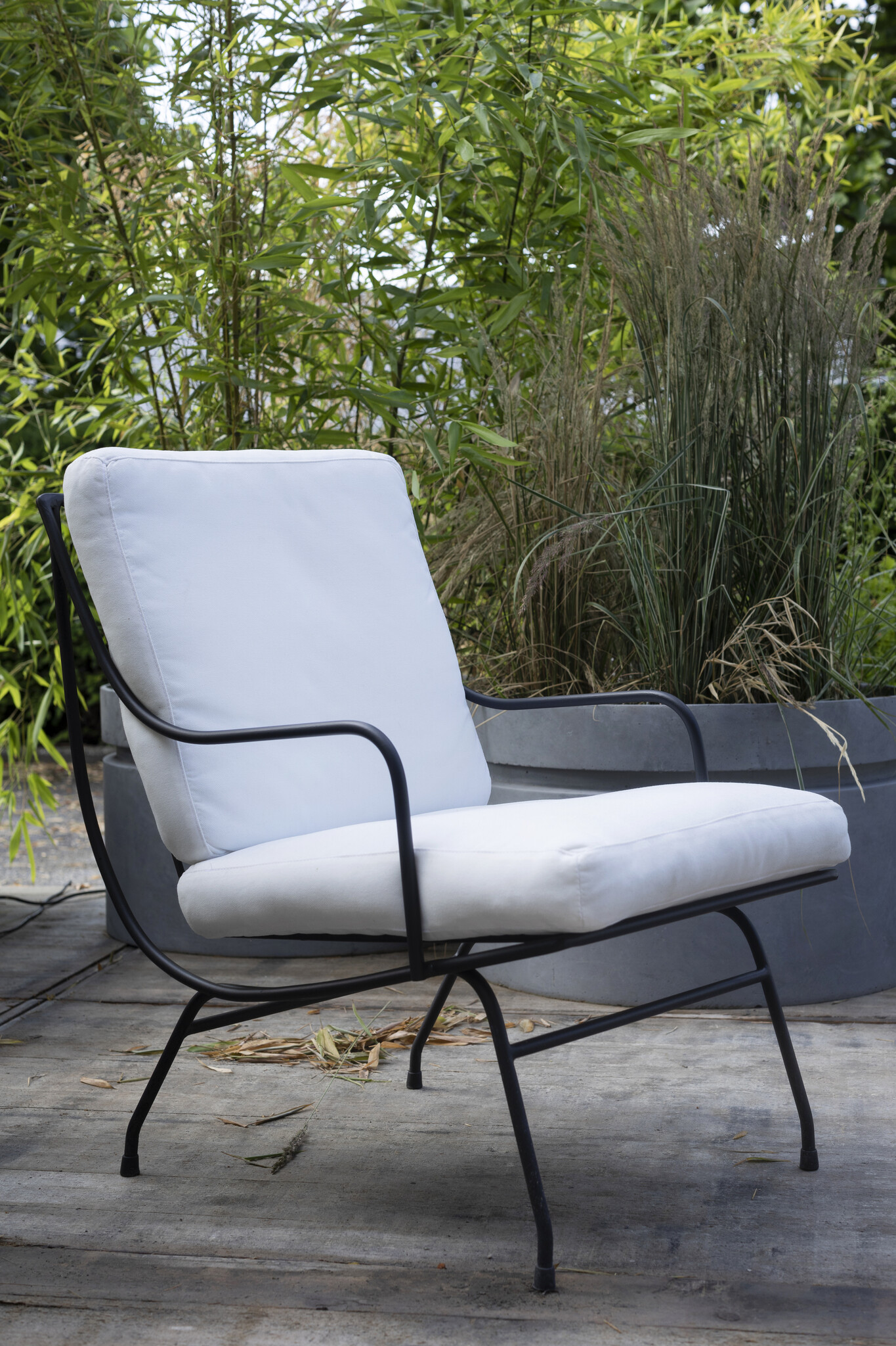 Serax Lounge Chair with Cushion White Stresa Metal Sculptures