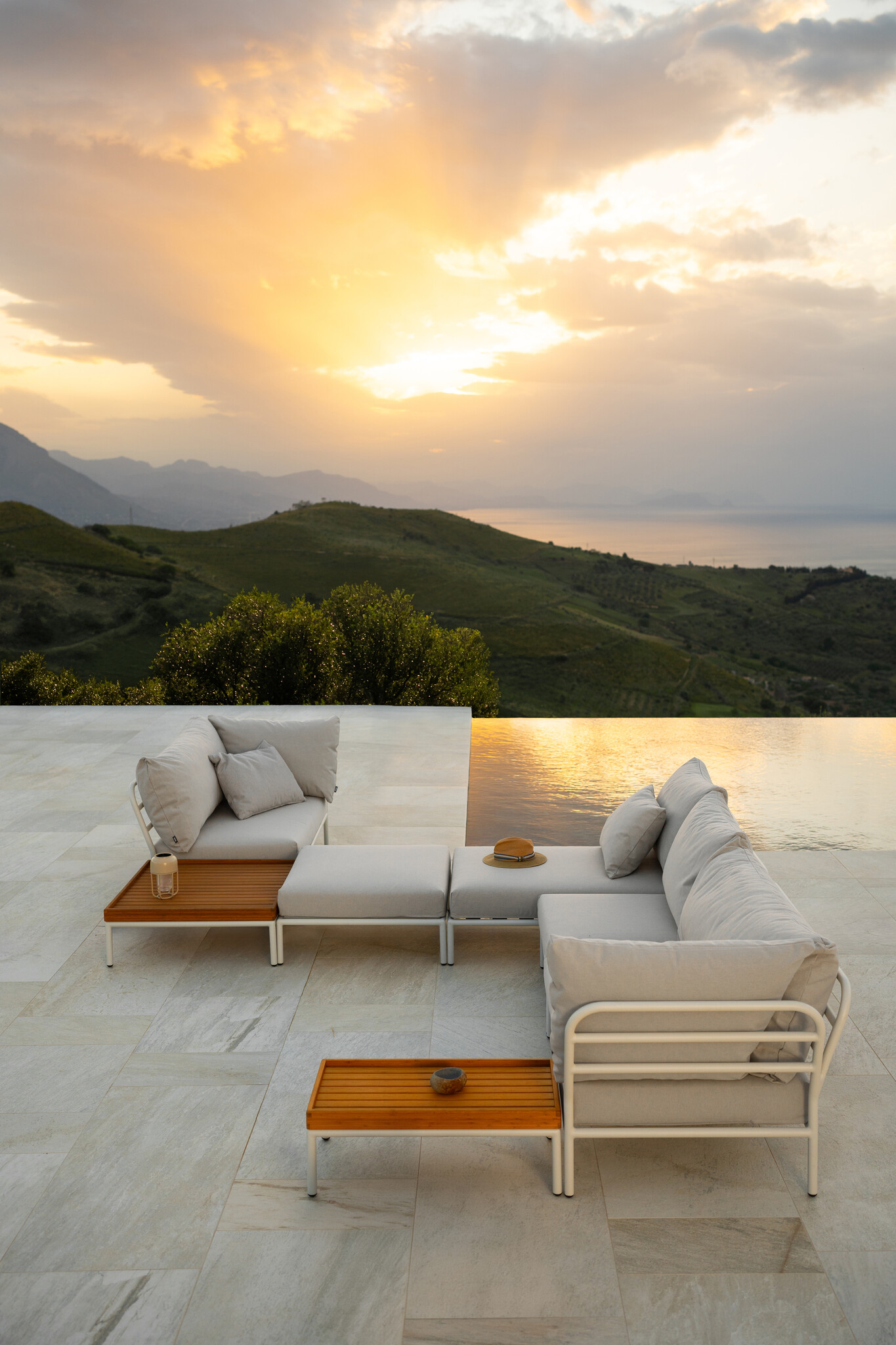 Houe Level 2 Cozy Corner, Left