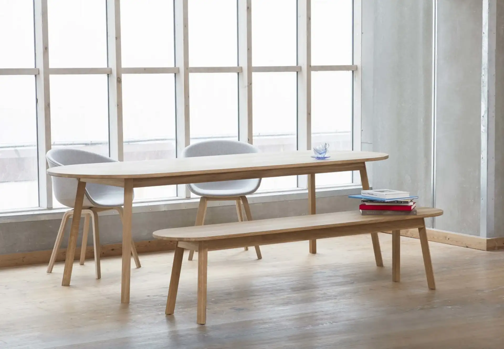 HAY Triangle Leg Bench - Water-based lacquered oak