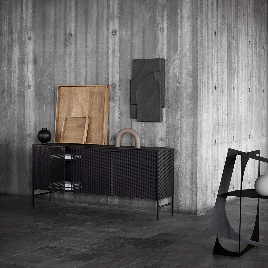 Kristina Dam Serif Relief M