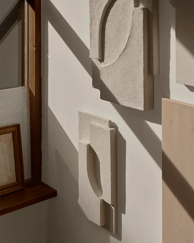 Kristina Dam Serif Relief S - Off White