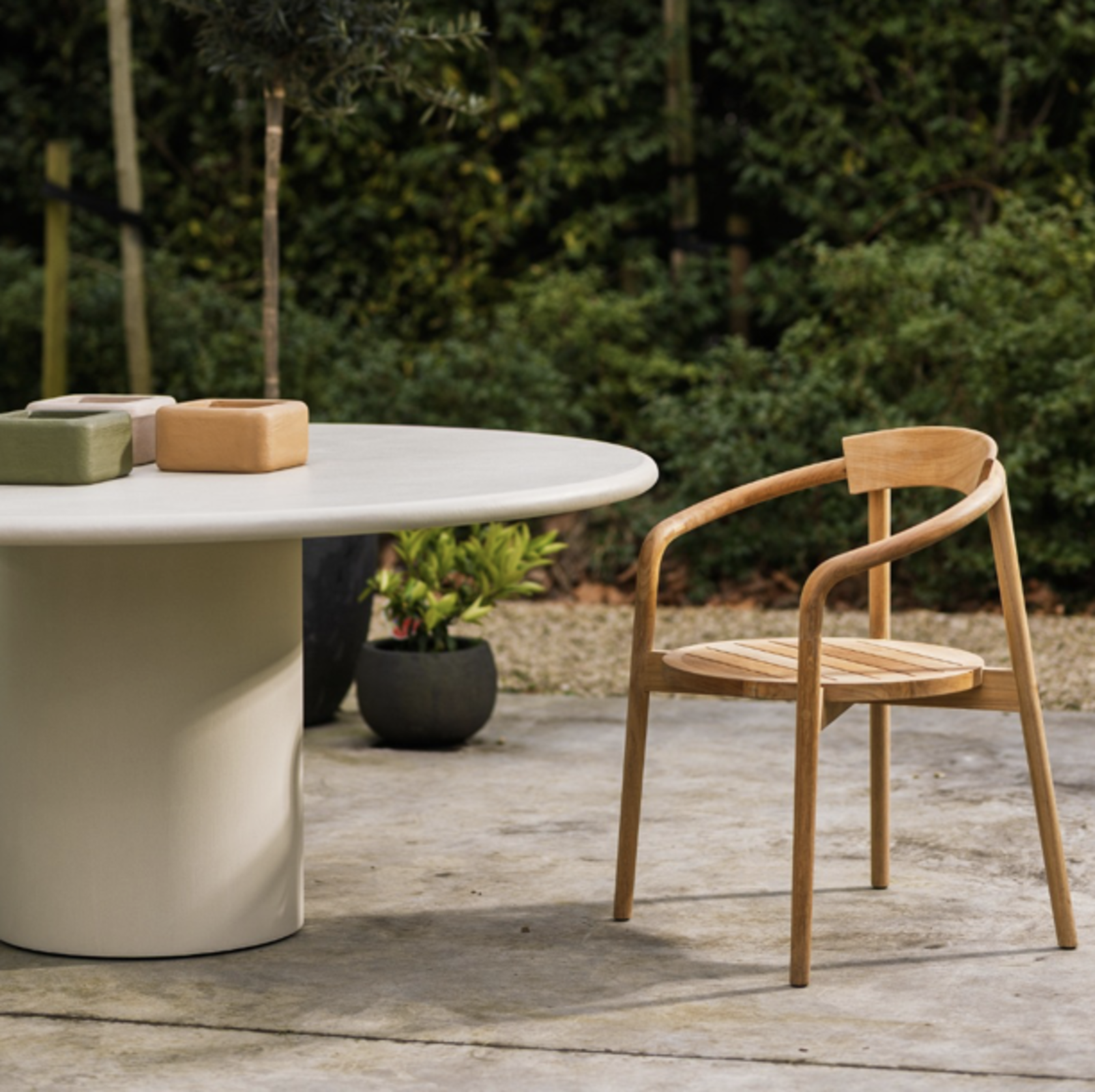 TOOON by Toon De Somer Ton Sur Tooon TST Table outdoor small cement 177x132cm Olive 6003