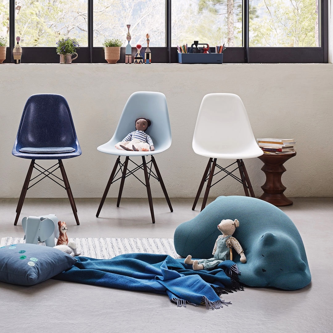 Vitra Eames Plastic Side Chair