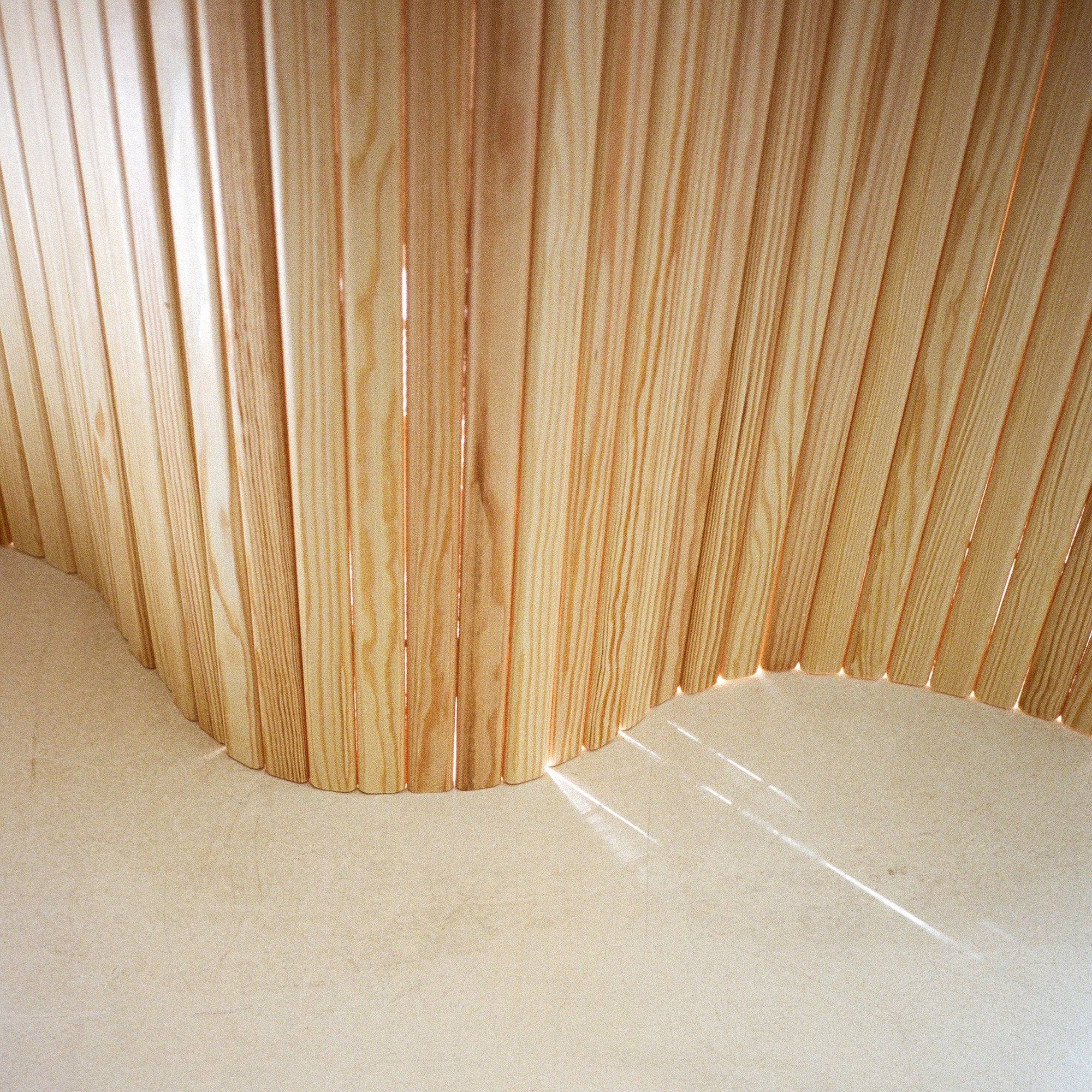 Artek Screen 100B - Solid Pine