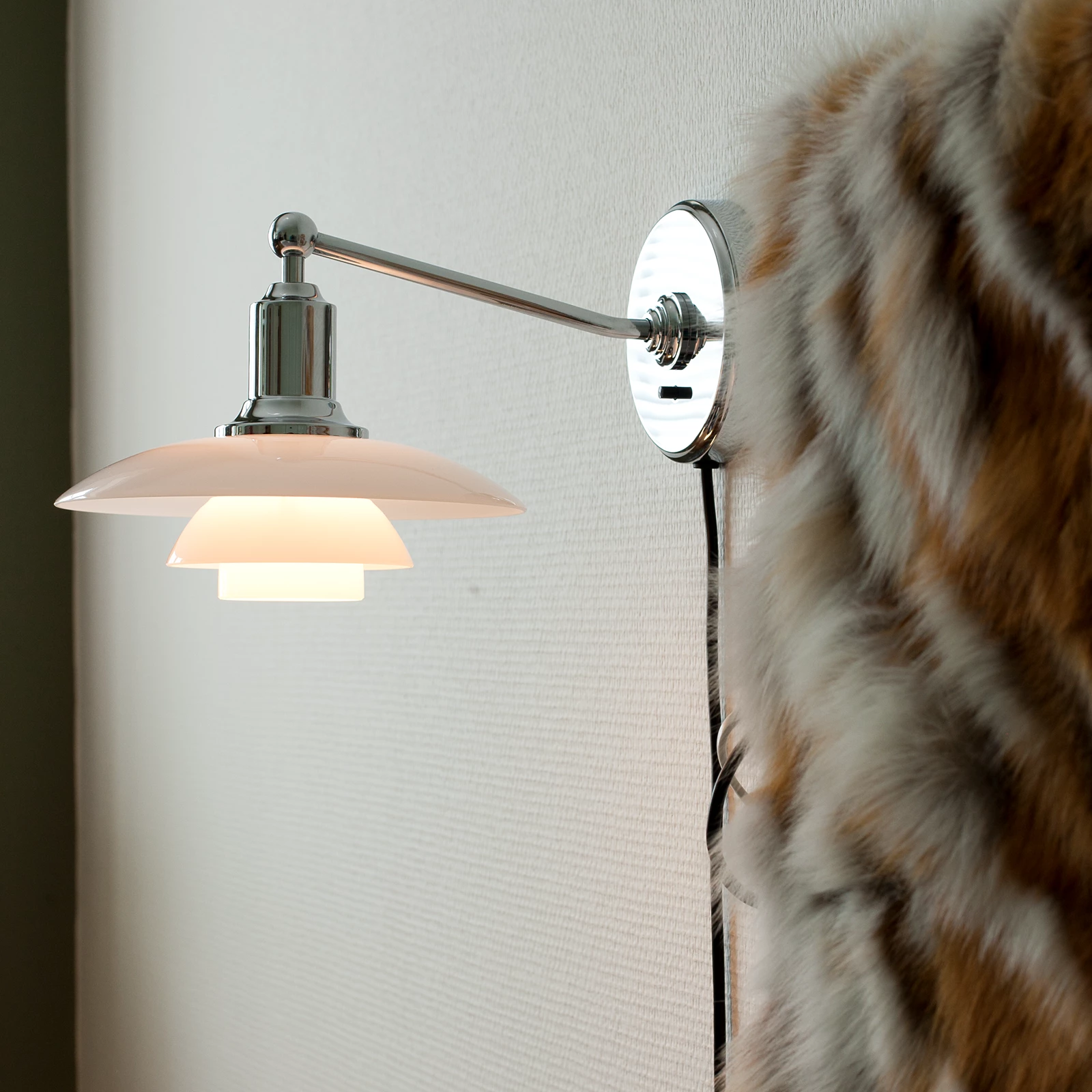 Louis Poulsen PH 2/1 Wandlamp Hoogglans verchroomd