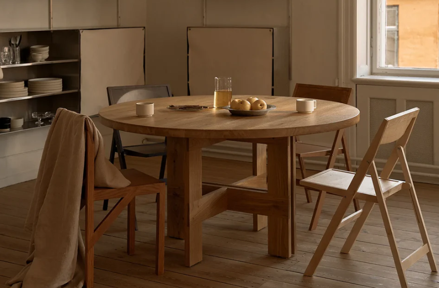 FRAMA Farmhouse Trestle Table - Ø140 Round