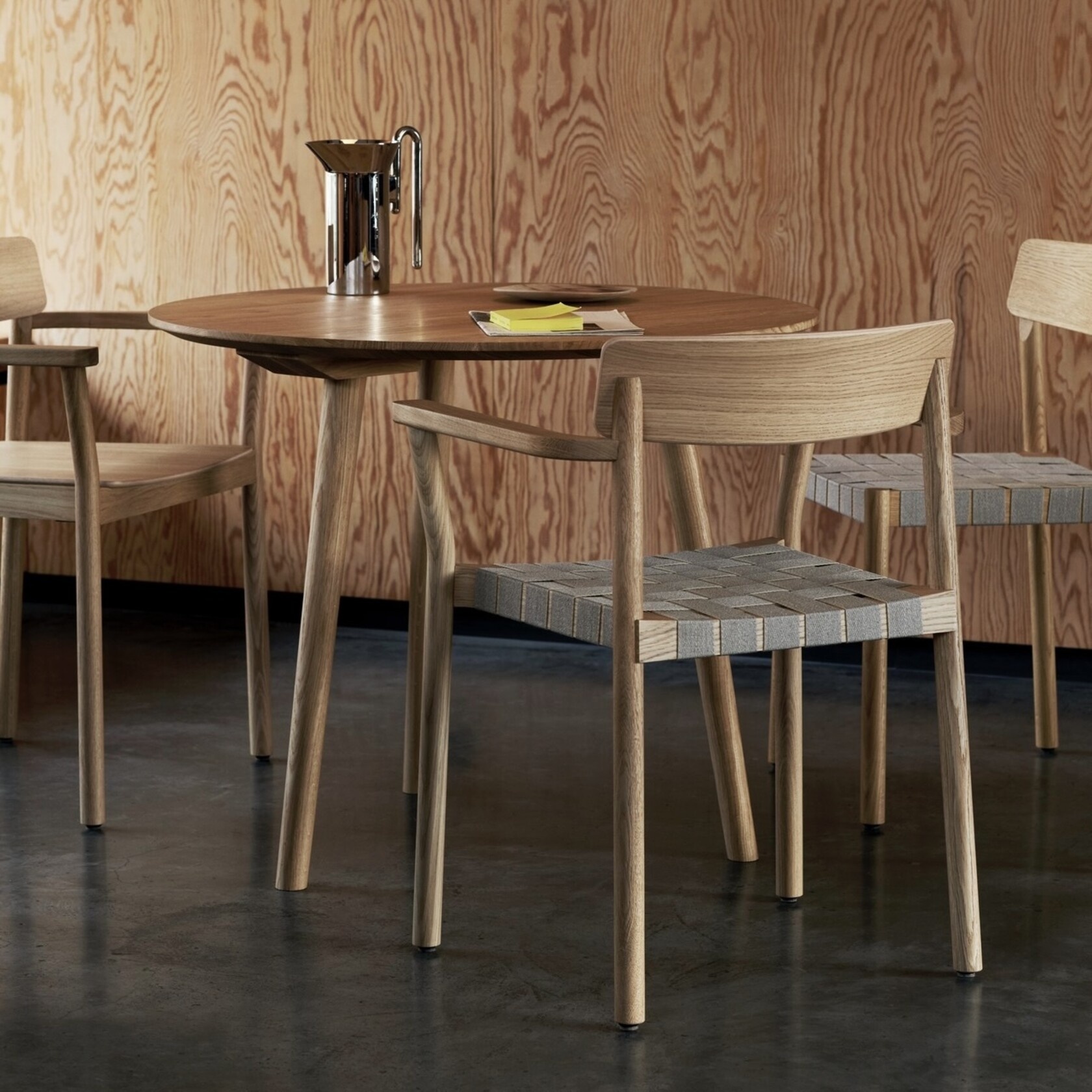 &Tradition Betty TK9 Oak/natural Webbing