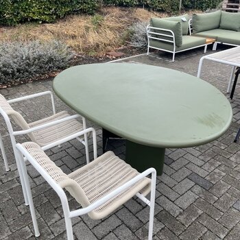 TOOON by Toon De Somer Ton Sur Tooon TST Table outdoor small cement 177x132cm Olive 6003 - SHOWROOMMODEL