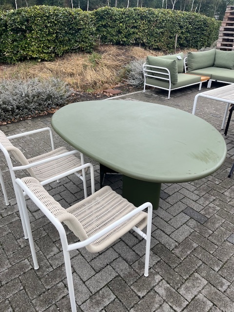 TOOON by Toon De Somer Ton Sur Tooon TST Table outdoor small cement 177x132cm Olive 6003 - SHOWROOMMODEL