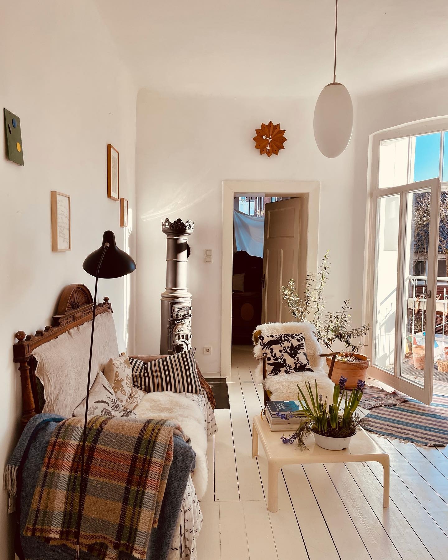 Vitra Fan Clock - Wall Clock