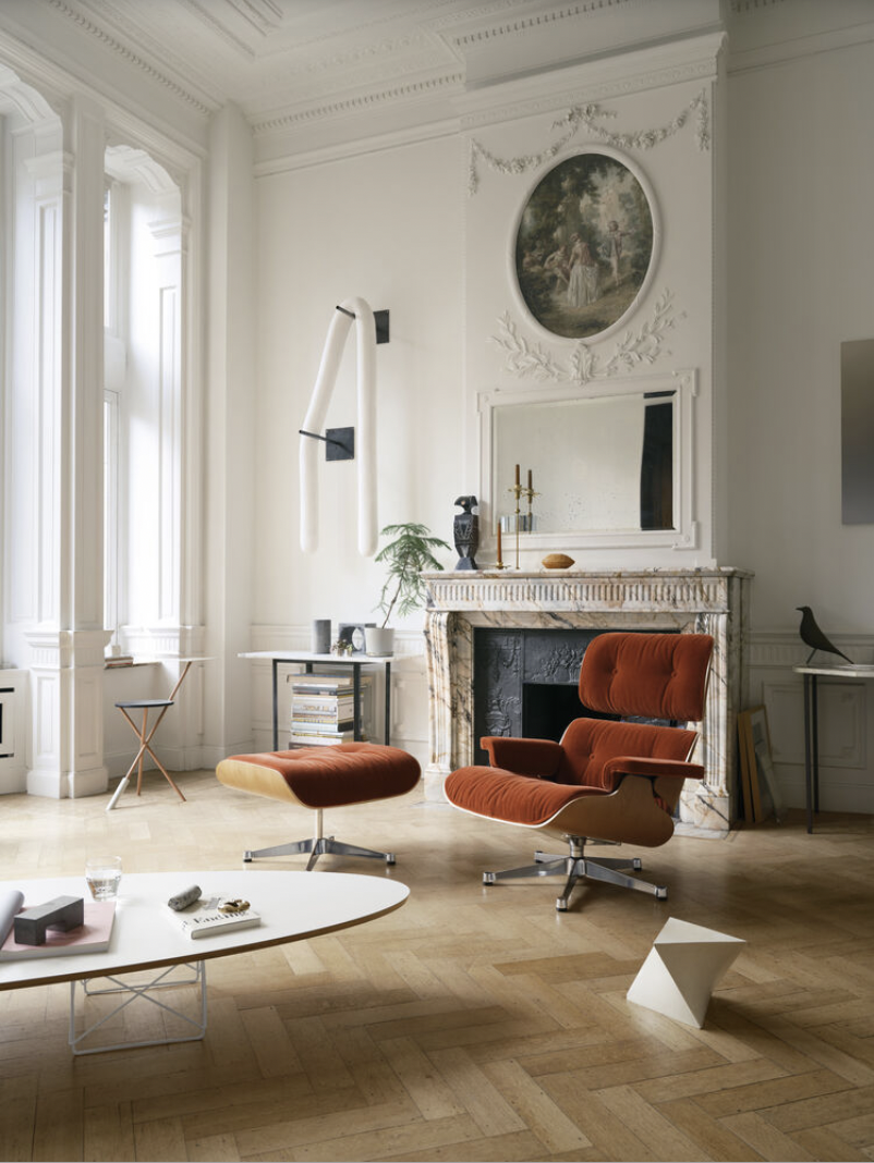 Vitra Eames Lounge Chair + Ottoman - Calma Brandy/Kersen Naturel Gelakt/Gepolijst Aluminium