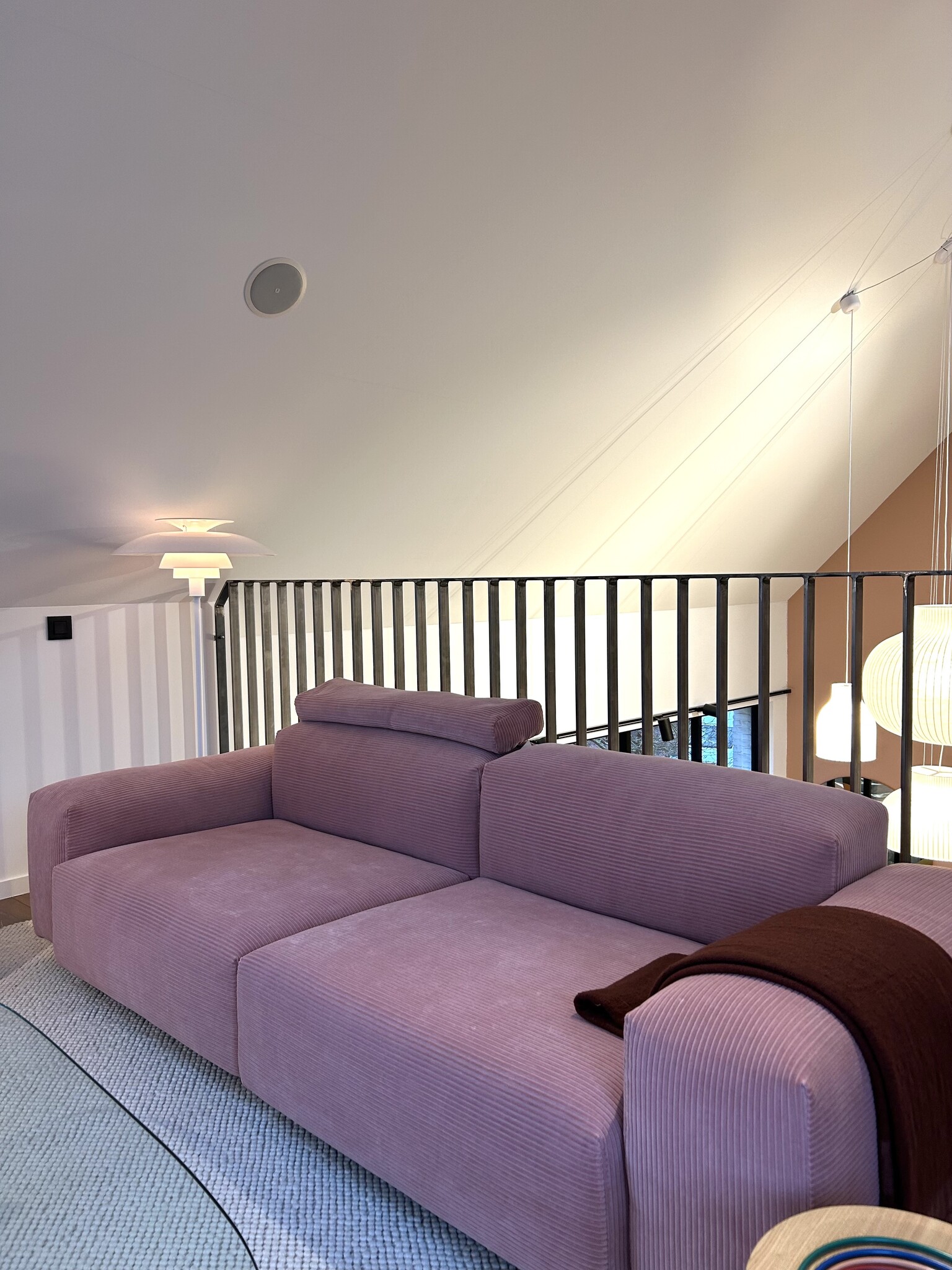 Vitra Soft Modular Sofa 2 seater - Phlox 633 + Nekkussen - SHOWROOM