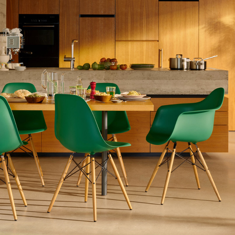 Vitra Eames Plastic Side Chair RE DSW - Essen Onderstel