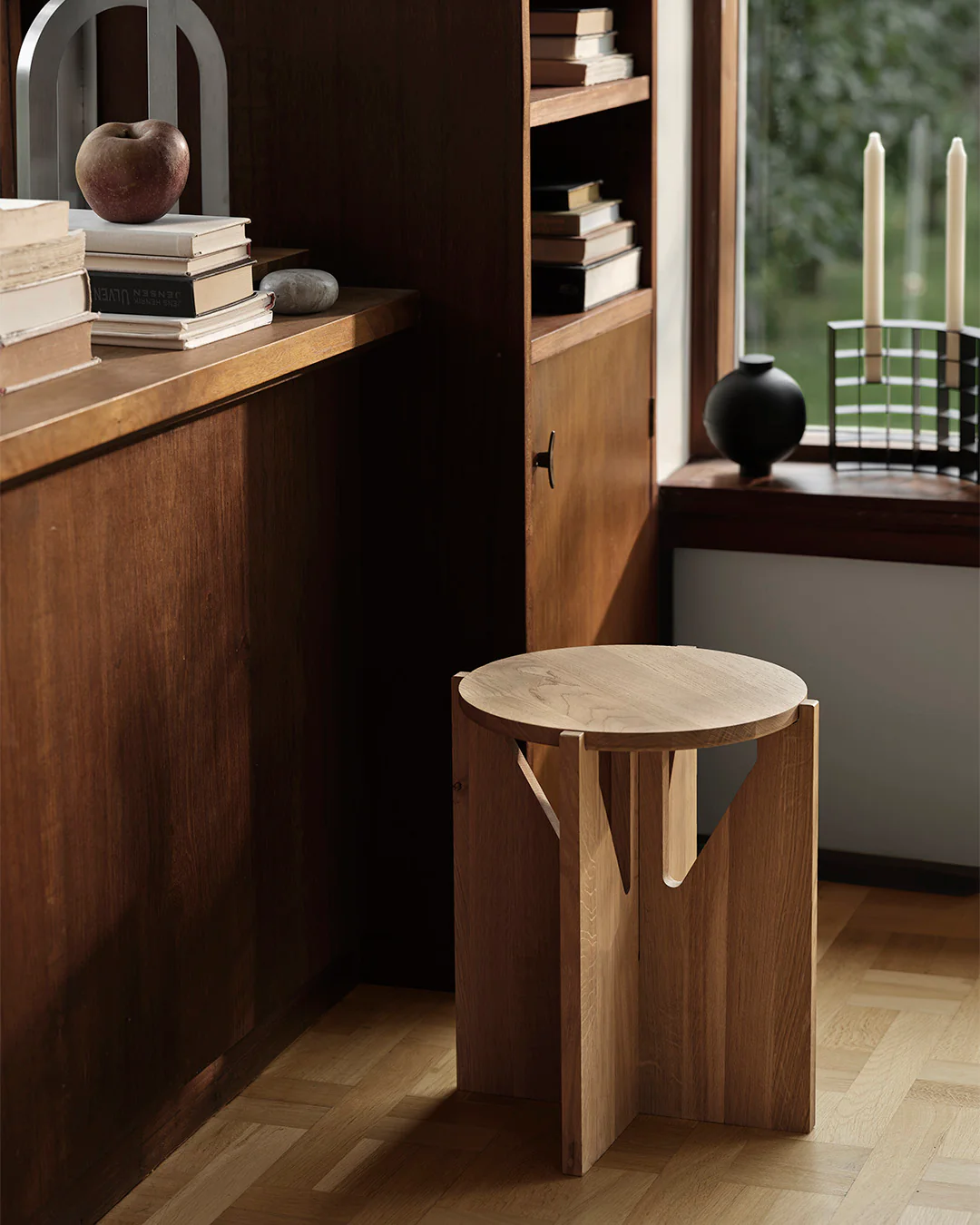 Kristina Dam Simple Stool - Warm lacquered oak