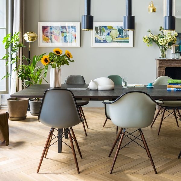 Vitra Eames Plastic Side Chair RE DSW - Esdoorn Donker Onderstel