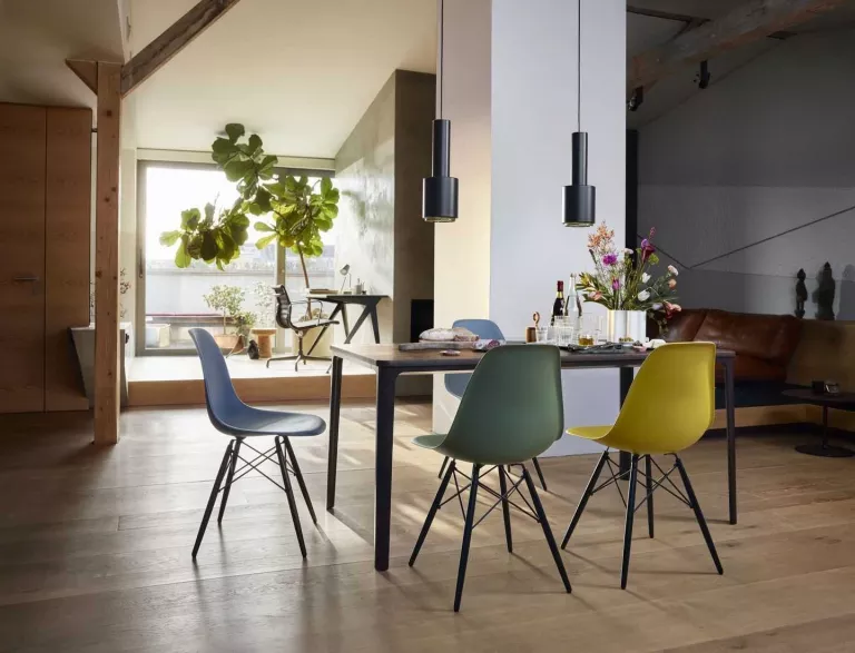 Vitra Eames Plastic Side Chair RE DSW - Esdoorn Zwart Onderstel