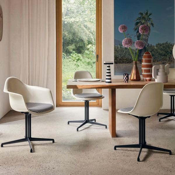 Vitra Eames Plastic Side Chair RE DSL - Basic Dark Poedercoat (Glad) Onderstel