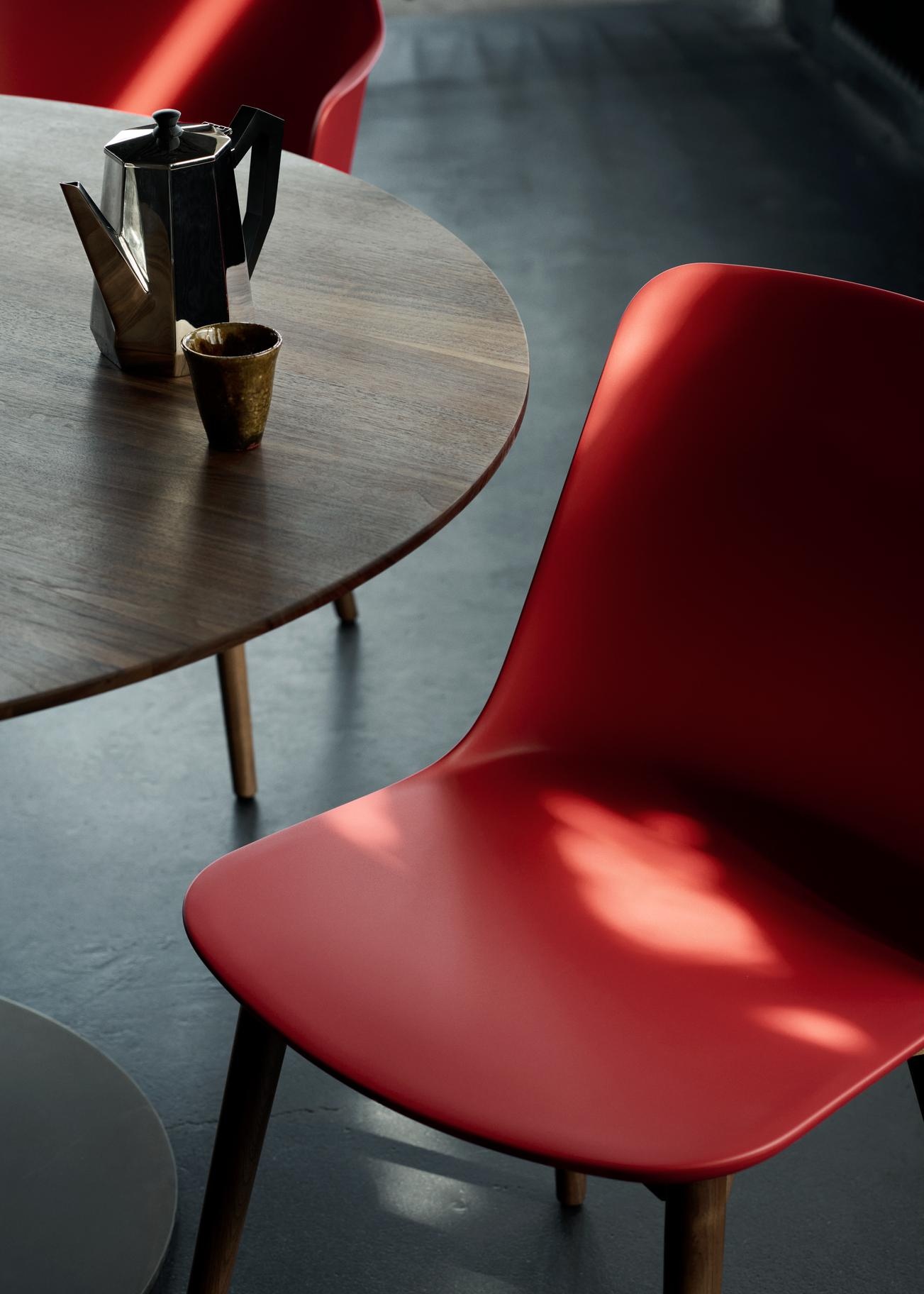 &Tradition Rely Chair HW72 - Oak base